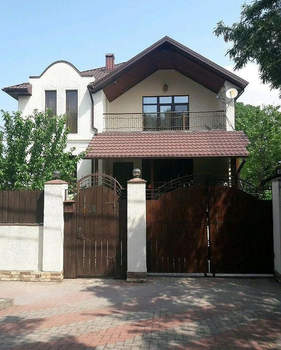Дом 290м², 2-этажный, участок 4 сот.  