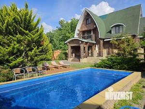 Дом 256м&sup2;, 3-этажный, участок 13 сот.  