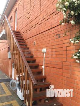 Дом 233м&sup2;, 2-этажный, участок 4 сот.  