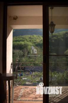 Дом 511м&sup2;, 5-этажный, участок 25 сот.  