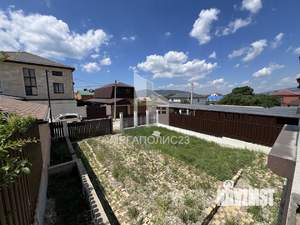 Дом 286м&sup2;, 3-этажный, участок 4 сот.  