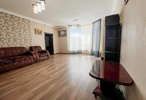 Дом 502м&sup2;, 4-этажный, участок 4 сот.  