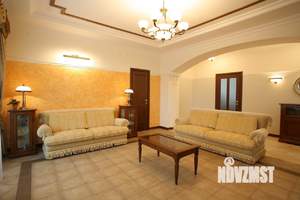 Коттедж 566м², 3-этажный, участок 13 сот.  