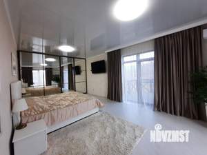 Дом 202м&sup2;, 2-этажный, участок 8 сот.  