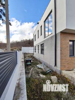 Коттедж 240м&sup2;, 3-этажный, участок 4 сот.  