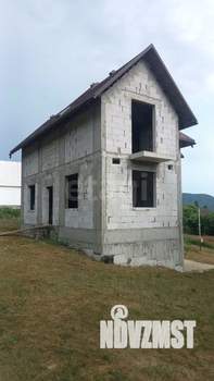 Дом 227м&sup2;, 3-этажный, участок 6 сот.  