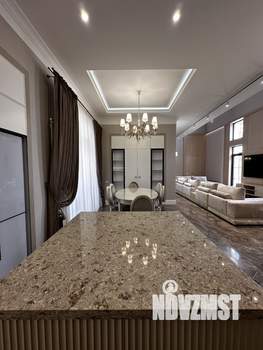 Коттедж 365м², 2-этажный, участок 6 сот.  