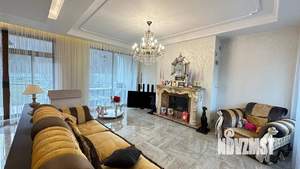 Дом 512м&sup2;, 5-этажный, участок 25 сот.  