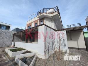 Дом 186м&sup2;, 2-этажный, участок 4 сот.  