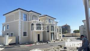 Дом 242м&sup2;, 3-этажный, участок 3 сот.  