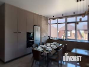 Коттедж 210м², 2-этажный, участок 4 сот.  