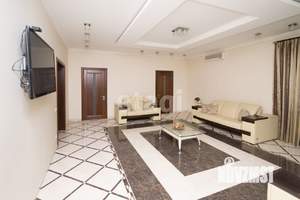 Дом 807м&sup2;, 3-этажный, участок 6 сот.  