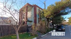 Дом 240м&sup2;, 3-этажный, участок 4 сот.  