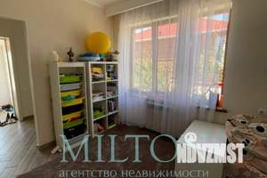 Дом 240м², 2-этажный, участок 4 сот.  