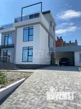 Дом 330м&sup2;, 3-этажный, участок 4 сот.  