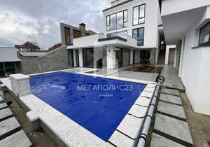 Дом 252м², 3-этажный, участок 7 сот.  