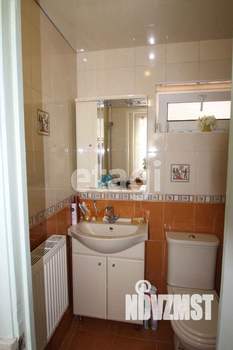 Дом 180м&sup2;, 2-этажный, участок 4 сот.  