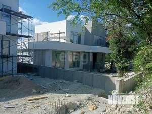 Дом 232м&sup2;, 2-этажный, участок 4 сот.  