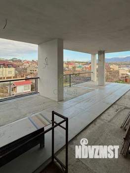 Дом 700м², 3-этажный, участок 6 сот.  