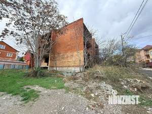 Дом 600м&sup2;, 3-этажный, участок 10 сот.  