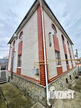 Дом 269м&sup2;, 3-этажный, участок 7 сот.  