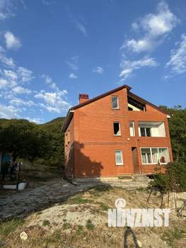 Дом 250м&sup2;, 3-этажный, участок 7 сот.  