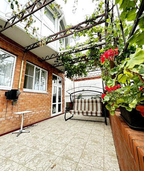 Дом 480м&sup2;, 3-этажный, участок 4 сот.  