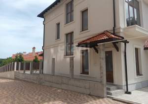 Дом 274м², 3-этажный, участок 5 сот.  
