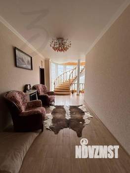 Дом 287м&sup2;, 3-этажный, участок 4 сот.  