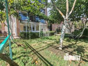 Дом 280м&sup2;, 3-этажный, участок 6 сот.  