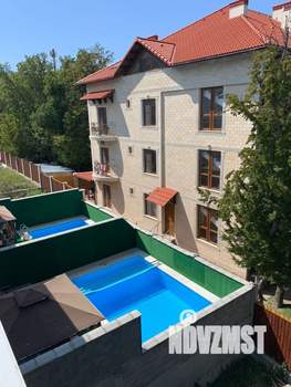 Таунхаус 231м&sup2;, 3-этажный, участок 2 сот.  