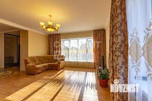 Дом 825м², 3-этажный, участок 8 сот.  