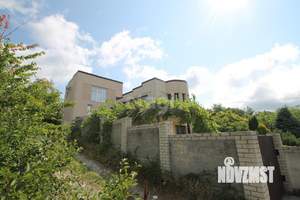 Дом 161м&sup2;, 2-этажный, участок 4 сот.  