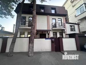 Дом 242м², 2-этажный, участок 3 сот.  
