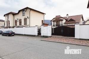 Дом 381м&sup2;, 3-этажный, участок 13 сот.  