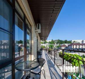 Дом 622м&sup2;, 3-этажный, участок 6 сот.  