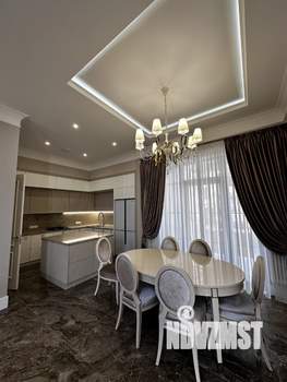 Коттедж 365м², 2-этажный, участок 6 сот.  