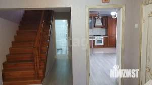 Дом 204м&sup2;, 3-этажный, участок 6 сот.  