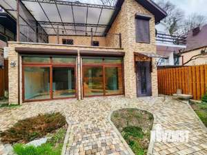 Дом 186м&sup2;, 3-этажный, участок 4 сот.  