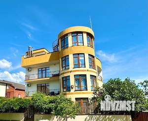 Дом 933м&sup2;, 2-этажный, участок 7 сот.  