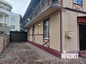 Дом 397м&sup2;, 2-этажный, участок 6 сот.  