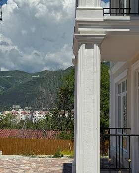 Дом 168м&sup2;, 2-этажный, участок 8 сот.  