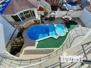 Дом 450м&sup2;, 3-этажный, участок 6 сот.  