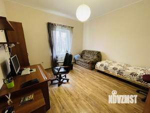 Дом 208м&sup2;, 2-этажный, участок 7 сот.  