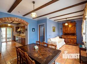 Дом 454м&sup2;, 3-этажный, участок 18 сот.  