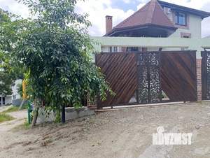 Дом 210м², 3-этажный, участок 5 сот.  