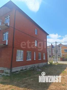 Дом 955м&sup2;, 3-этажный, участок 6 сот.  