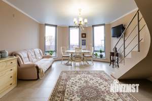 Дом 296м&sup2;, 3-этажный, участок 4 сот.  