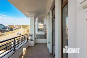 Дом 217м&sup2;, 2-этажный, участок 4 сот.  