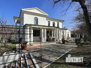 Дом 296м&sup2;, 2-этажный, участок 5 сот.  